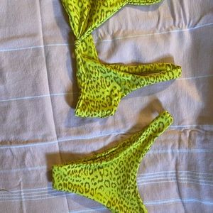 SWIM SALE Skatie Tulum pattern Penny Top and Suzanne Bottoms 🍋 ☀️ 🔥 M/L